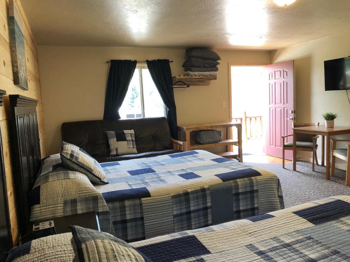 Mountain View & Lodge *